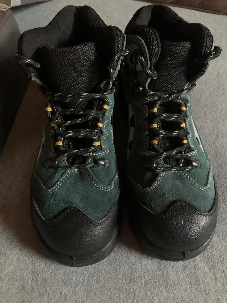 Chaussures de sécurité 44, Enlèvement