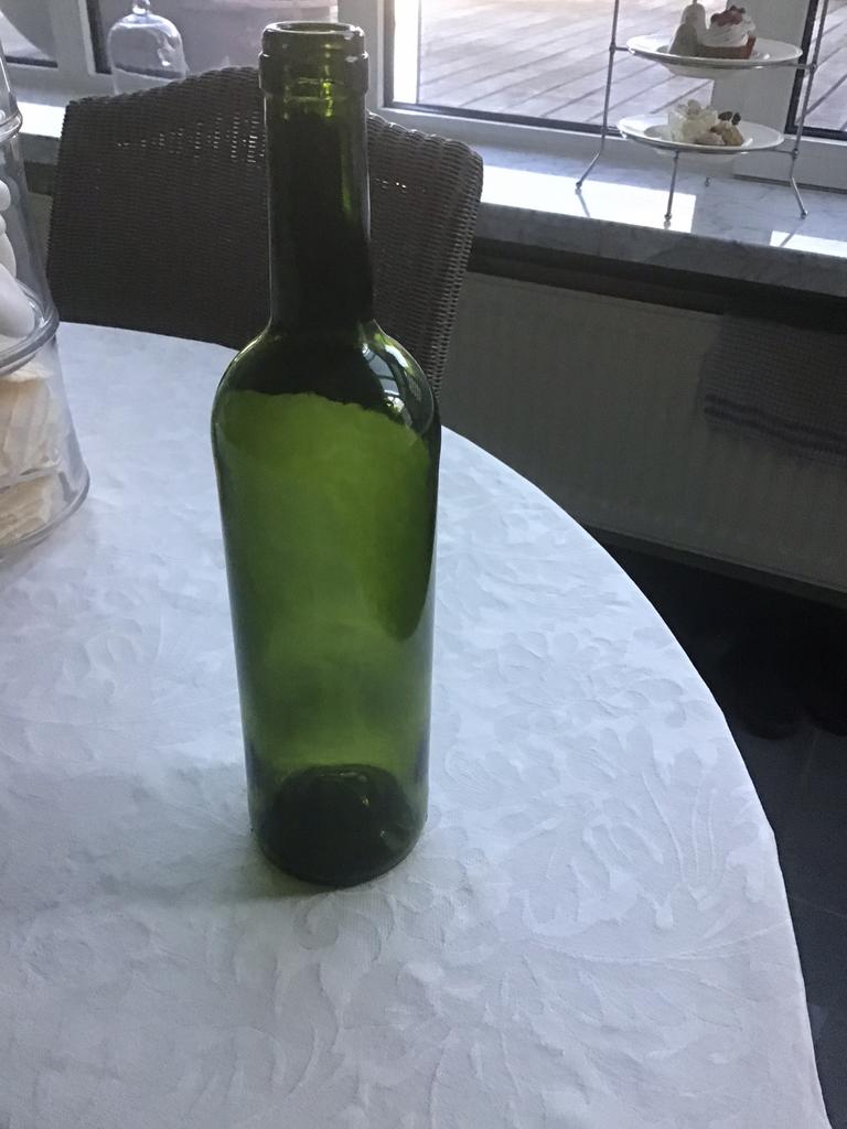 Lege wijnflessen Bordeau, Ophalen, Zo goed als nieuw