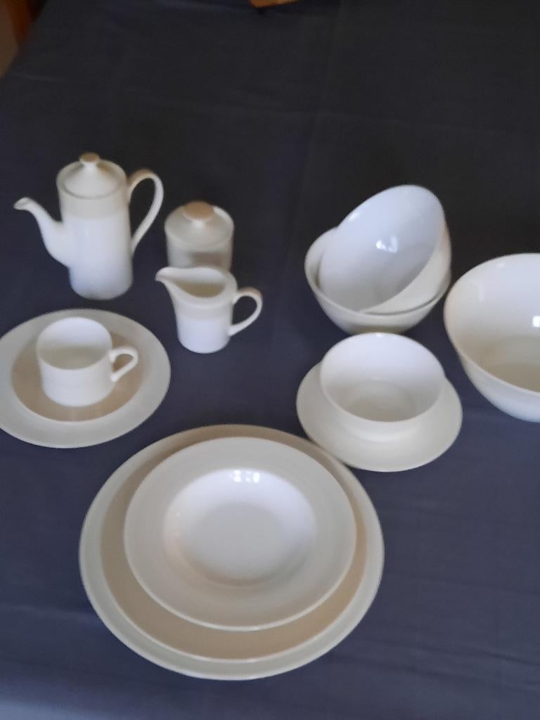 Ventura    Eet & koffieservies, Service complet, Céramique, Enlèvement, Utilisé
