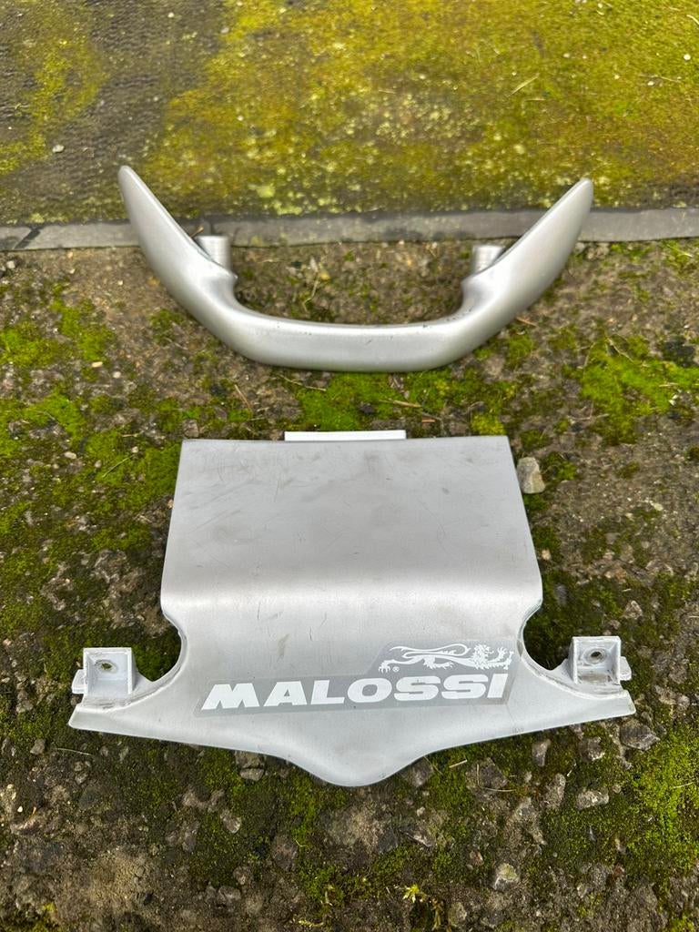 Gilera runner spoiler en achterkap, Ophalen