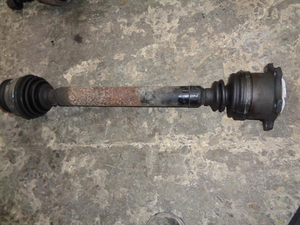 A vendre cardan droit avant Passat 3B, Enlèvement, Utilisé, Volkswagen