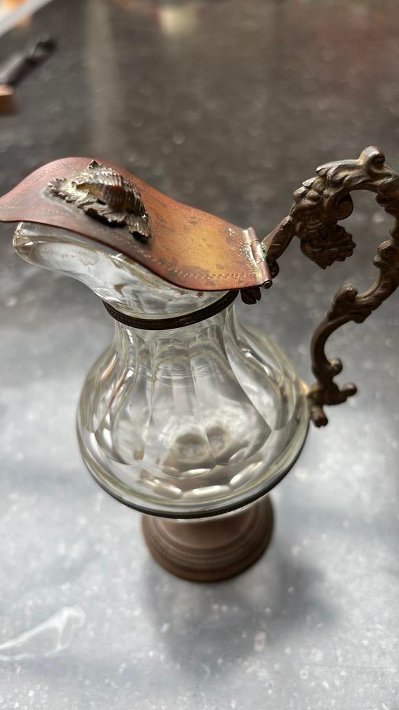 Cruche religieuse ancienne en verre taillé, Enlèvement ou Envoi