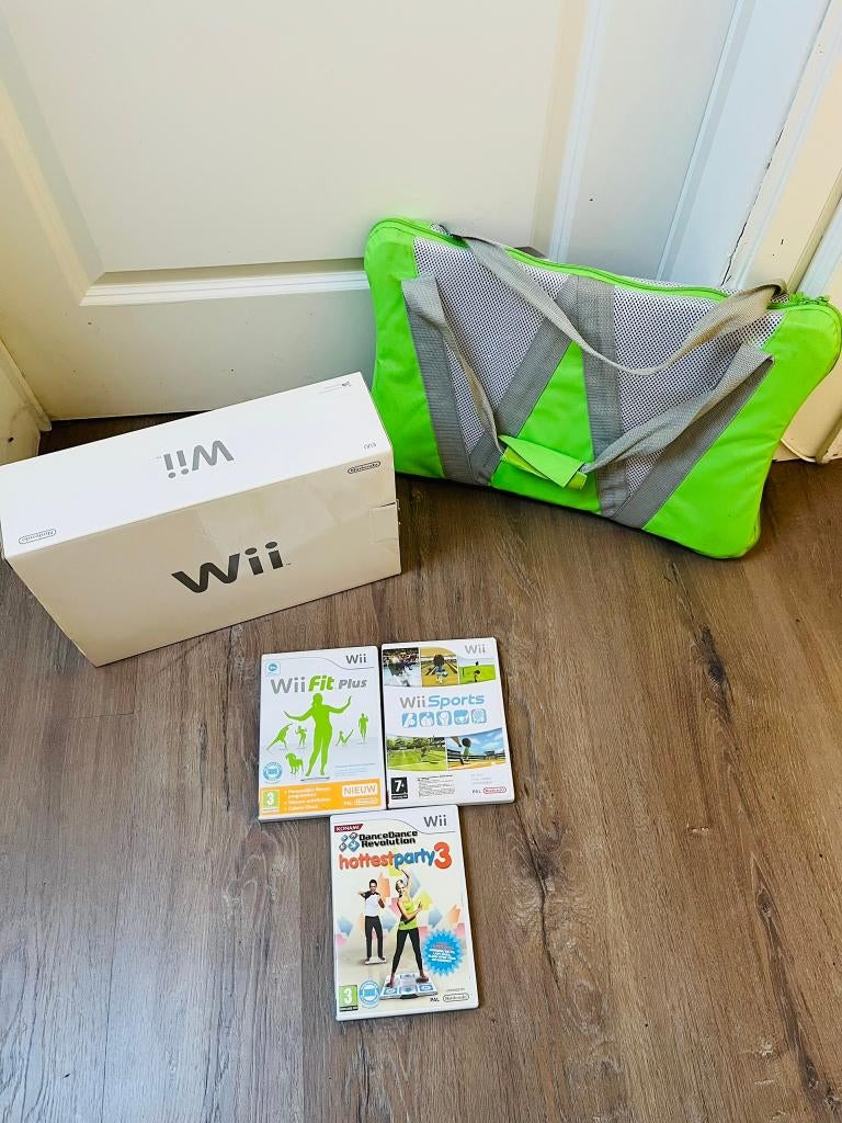 Nintendo Wii  in originele doos + Balance Board + 3 games, Games en Spelcomputers, Ophalen of Verzenden, Gebruikt, Met 1 controller
