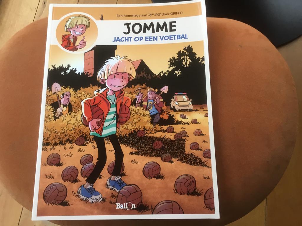 Domicile : Football Hunt (ST1), Livres, BD, Enlèvement ou Envoi, Neuf
