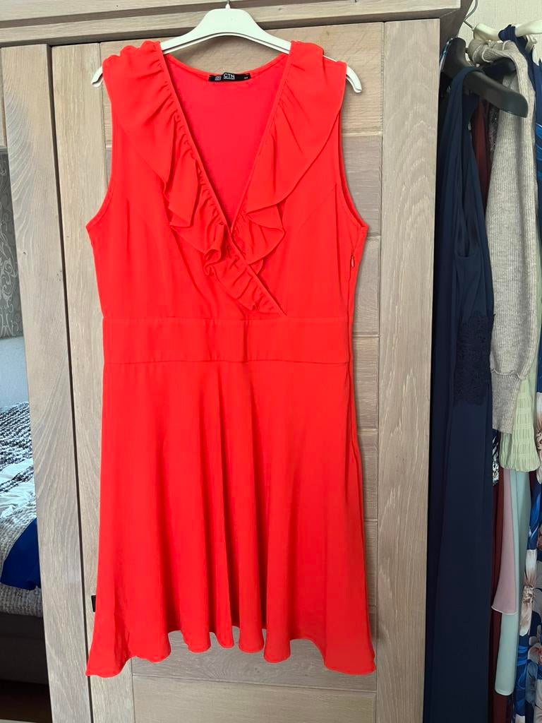 Prachtige rode jurk van CTN collection, taille 44, Kleding | Dames, Jurken, CTN, Maat 42/44 (L), Ophalen of Verzenden, Zo goed als nieuw