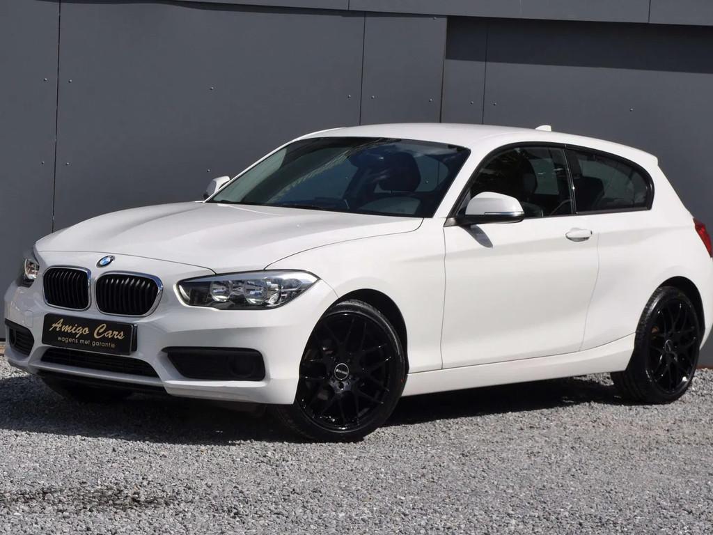 BMW 1 Serie 116 multistuur - parkeersensoren (bj 2016), Gebruikt, Wit, 3 cilinders, 3 deurs