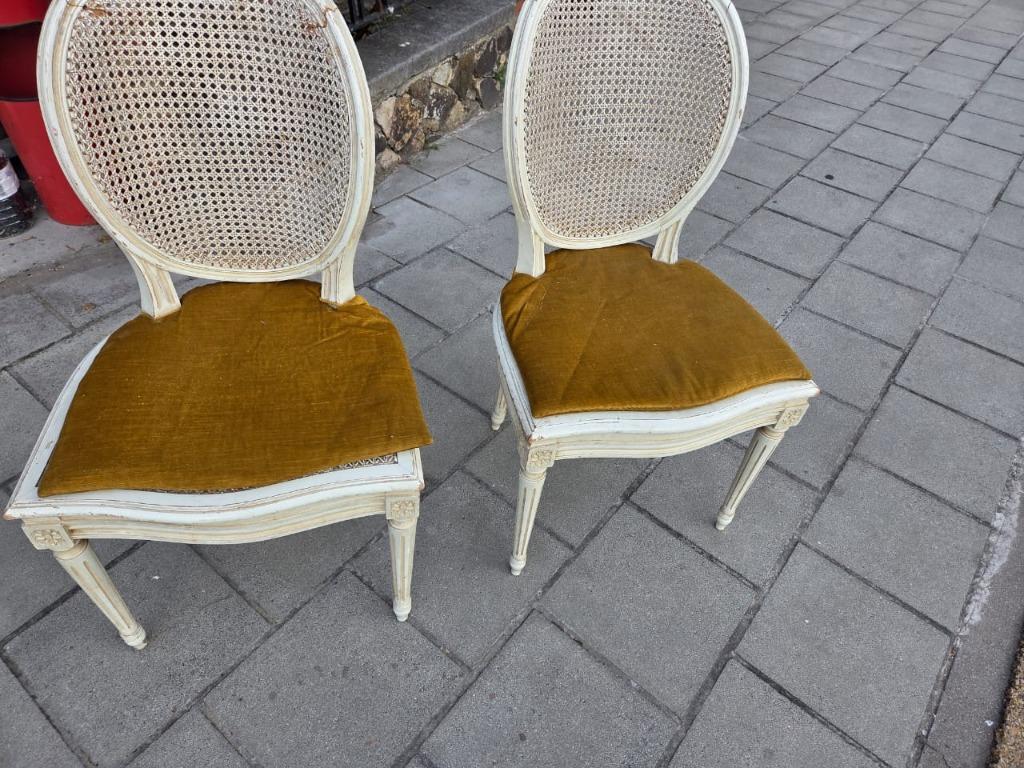 2 chaises style Louis XVI, Enlèvement
