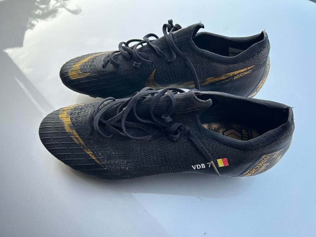 Voetbalschoenen Nike, Sport en Fitness, Voetbal, Ophalen of Verzenden, Zo goed als nieuw, Schoenen