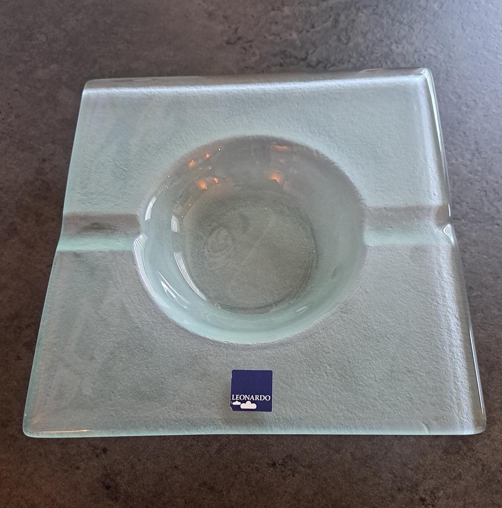 *** Leonardo mat glazen asbak 20x20cm***, Schaal, Vierkant, Ophalen of Verzenden, Glas