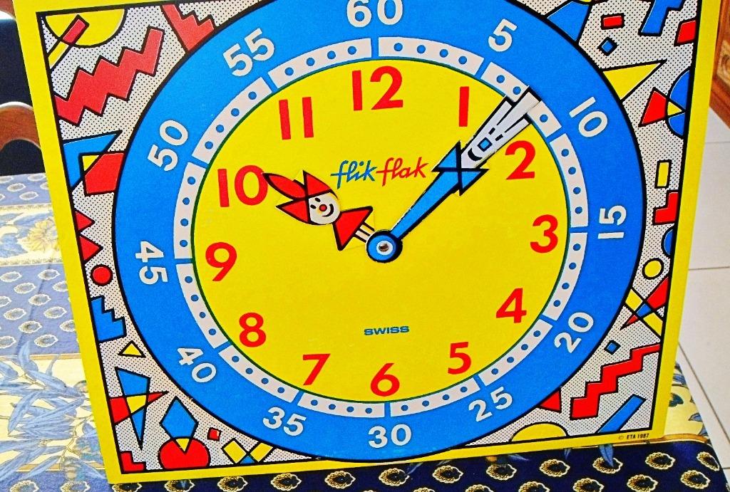 Grande horloge en carton Flik Flak - classe école primaire, Enlèvement, Neuf, Analogique, Horloge sur pied