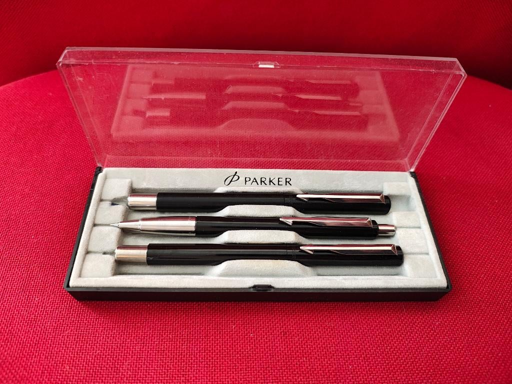 Stylo, bic, porte mine Parker, Collections, Enlèvement ou Envoi, Stylo, Comme neuf, Avec boîte
