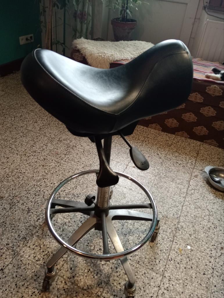 Tabouret de selle robuste en cuir marron foncé !, Comme neuf, Brun, Enlèvement, Chaise de bureau