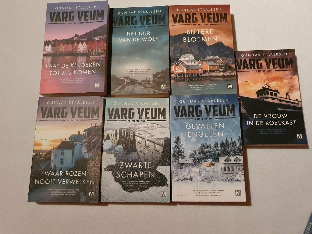 7 boeken van Varg Veum geschreven door Gunnar Staalesen, Enlèvement ou Envoi, Comme neuf, Gunnar Staalesen
