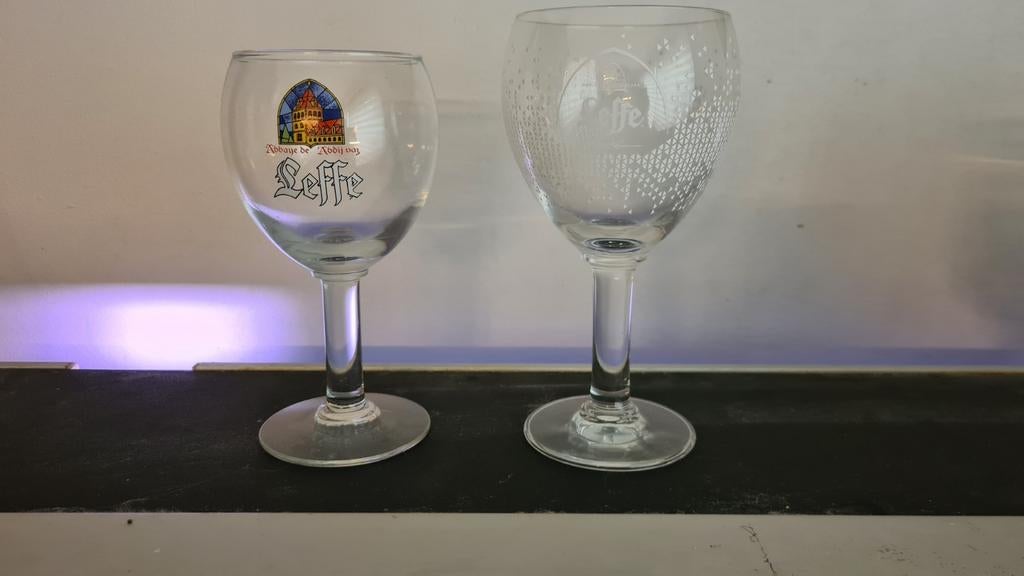 2 leffe glazen, 25 cl en 33 cl, Verzamelen, Biermerken, Ophalen of Verzenden, Zo goed als nieuw, Leffe