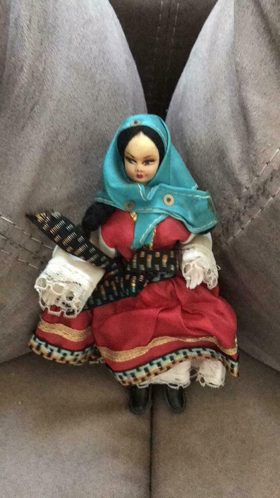 Petite poupée, Comme neuf