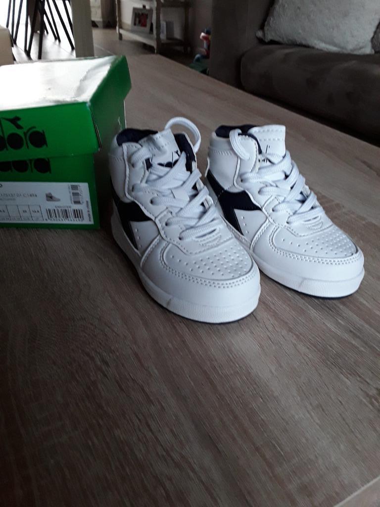 Chaussures Diadora taille 22, Enfants & Bébés, Vêtements de bébé | Chaussures & Chaussettes, Neuf, Garçon ou Fille, Enlèvement ou Envoi