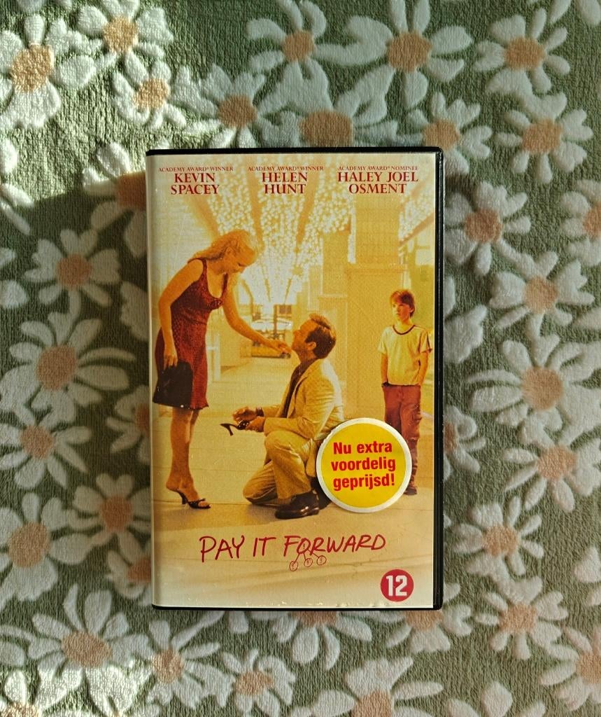 VHS - Pay It Forward - Vintage - €3, CD & DVD, VHS | Film, À partir de 12 ans, Enlèvement, Utilisé, Drame