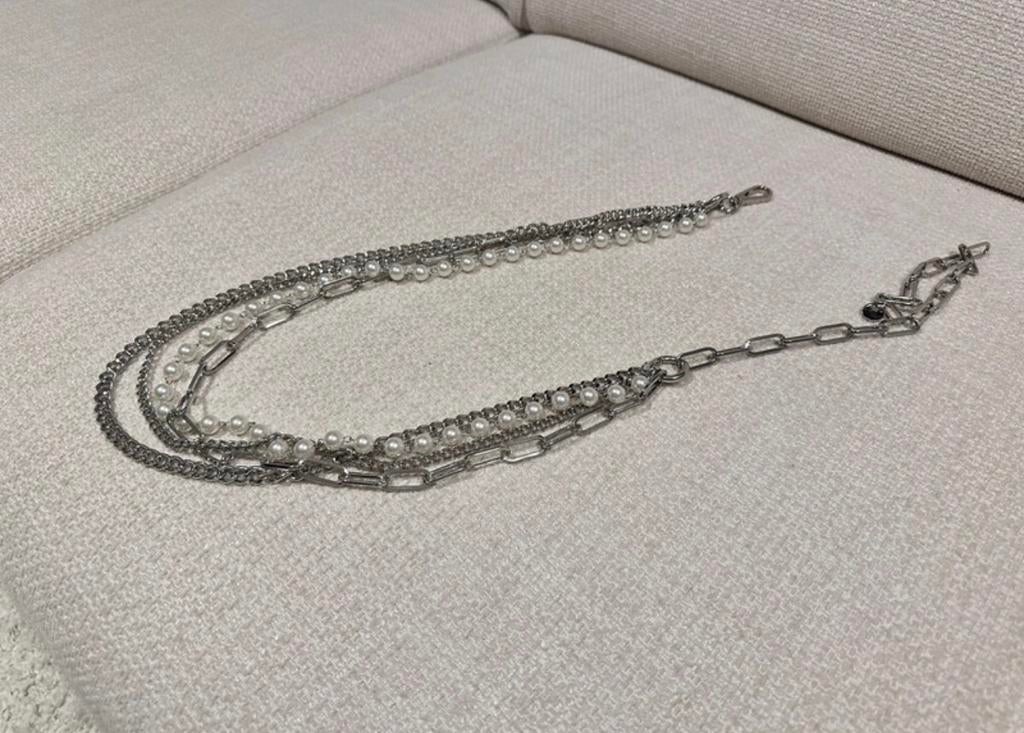 SteveMadeen ceinture de fer, Bijoux, Sacs & Beauté, Colliers, Neuf, Gris, Enlèvement ou Envoi, Avec strass