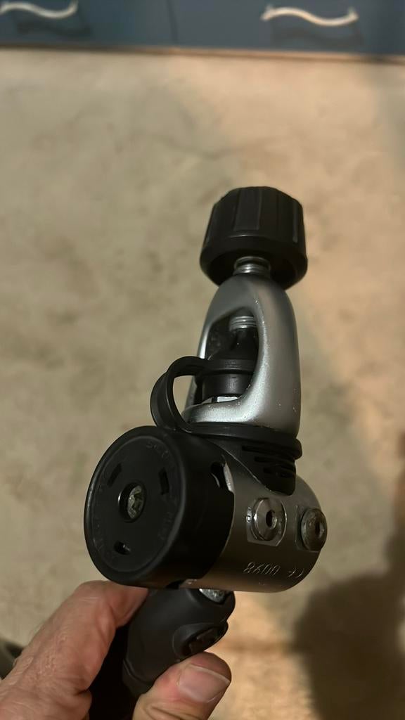 Detendeur le etage Scubapro MK16 + tuyau pour gonfler stab, Enlèvement, Comme neuf