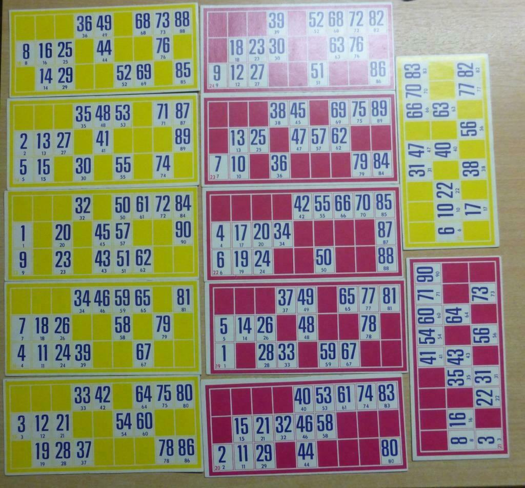 12 kartonnen bingokaarten met rode cijferschijfjes, Ophalen of Verzenden, Gebruikt
