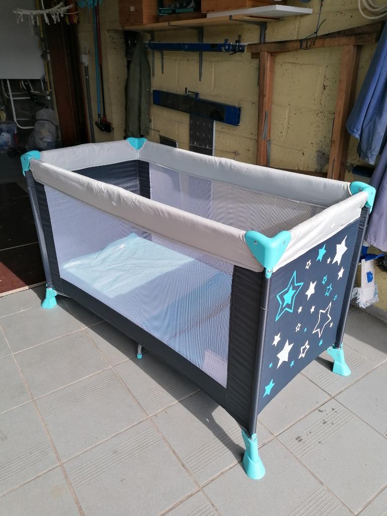 Opklapbed voor baby's, Kinderen en Baby's, Babywiegjes en Ledikanten, Zo goed als nieuw, Reisbedje, Ophalen