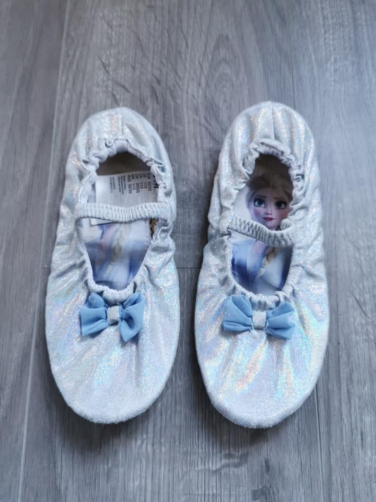 Frozen slofjes H&M - maat 32/33, Gebruikt, Meisje, Overige typen, Ophalen of Verzenden