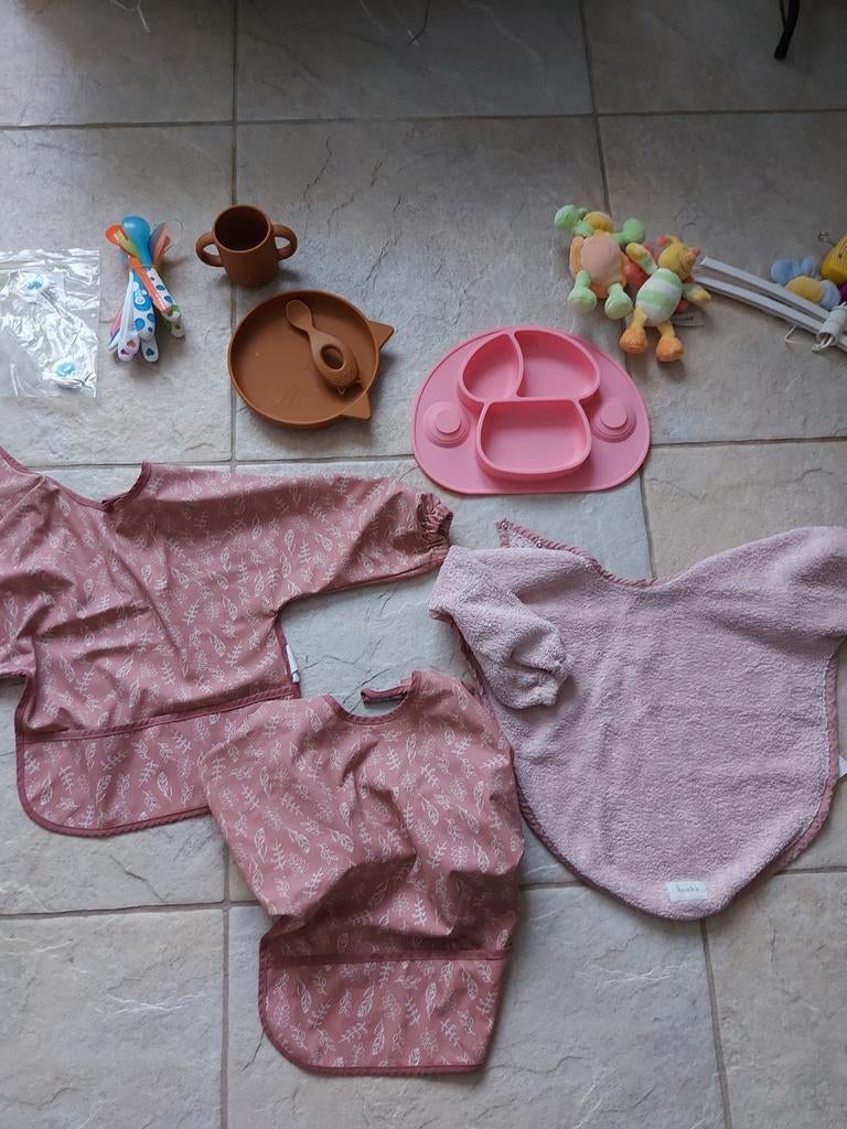 Slabbetje Koeka + eetgerei baby, Ophalen, Gebruikt