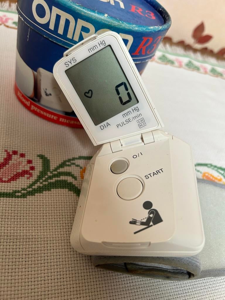 Tensiomètre au poignet Omron R3000, Enlèvement ou Envoi, Utilisé