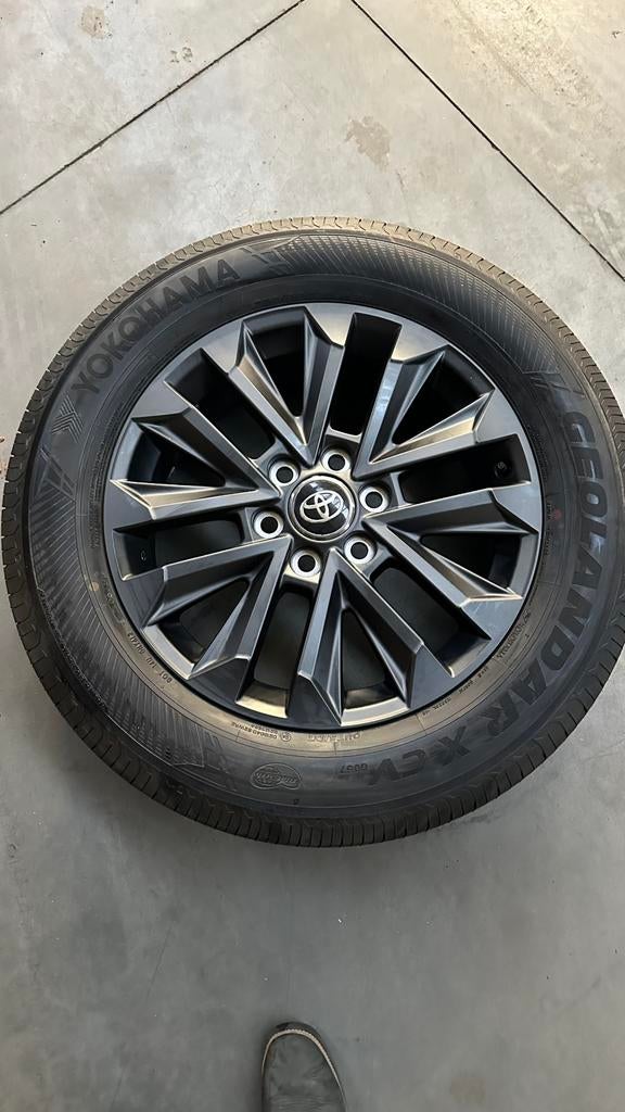 Nieuwe originele 20” velgen en banden landcruiser 250, Auto-onderdelen, Ophalen, 265 mm, Banden en Velgen, Nieuw