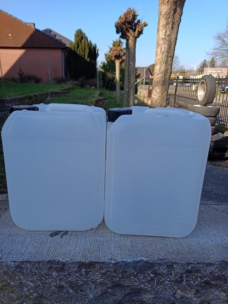 Bouteilles d'eau de 10 litres, Moins de 75 litres, Enlèvement, Comme neuf, Synthétique