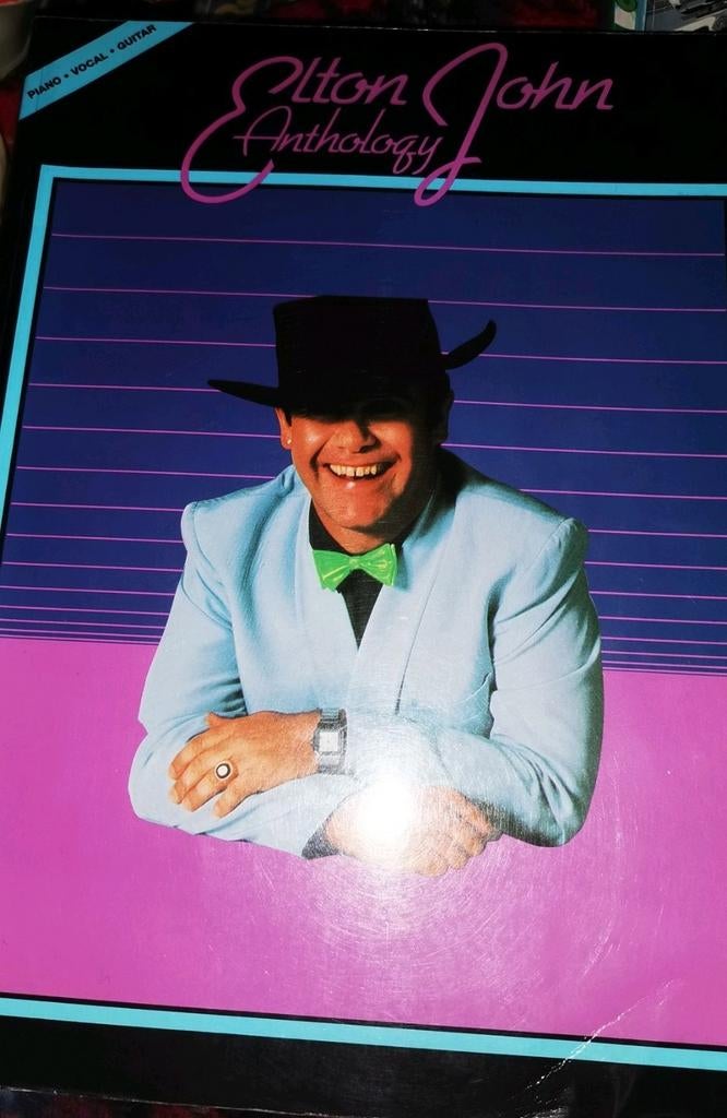 ELTON JOHN ANTHOLOGY Songbook Piano Guitare Voix Hal Leonard, Musique & Instruments, Chant, Enlèvement ou Envoi, Artiste ou Compositeur