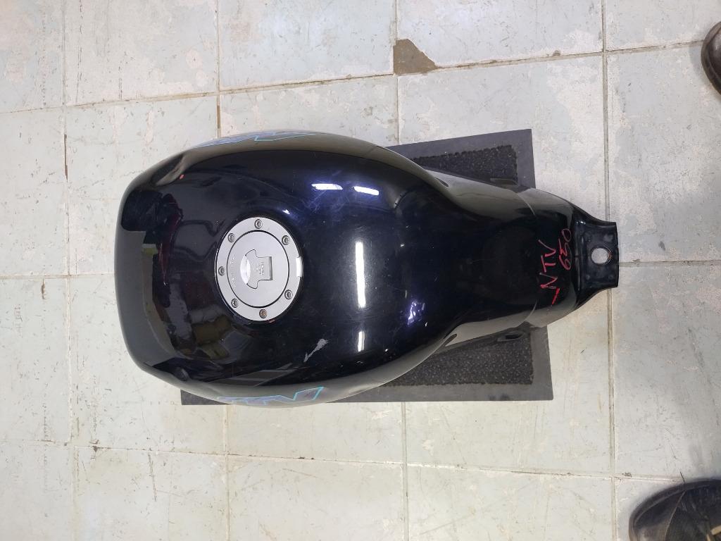honda ntv 650 benzinetank, Enlèvement ou Envoi, Utilisé