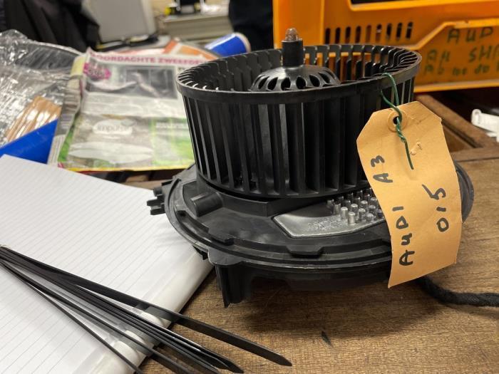 Kachel Ventilatiemotor van een Audi A3, Gebruikt, -, -, -