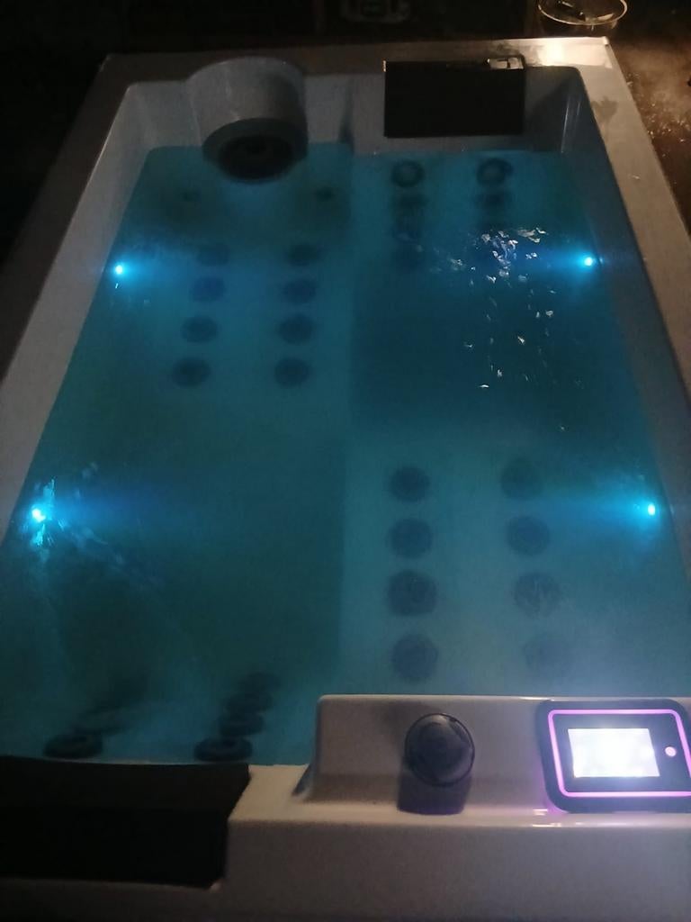 Jacuzzi livré gratuitement et garantie d'un an, Enlèvement ou Envoi