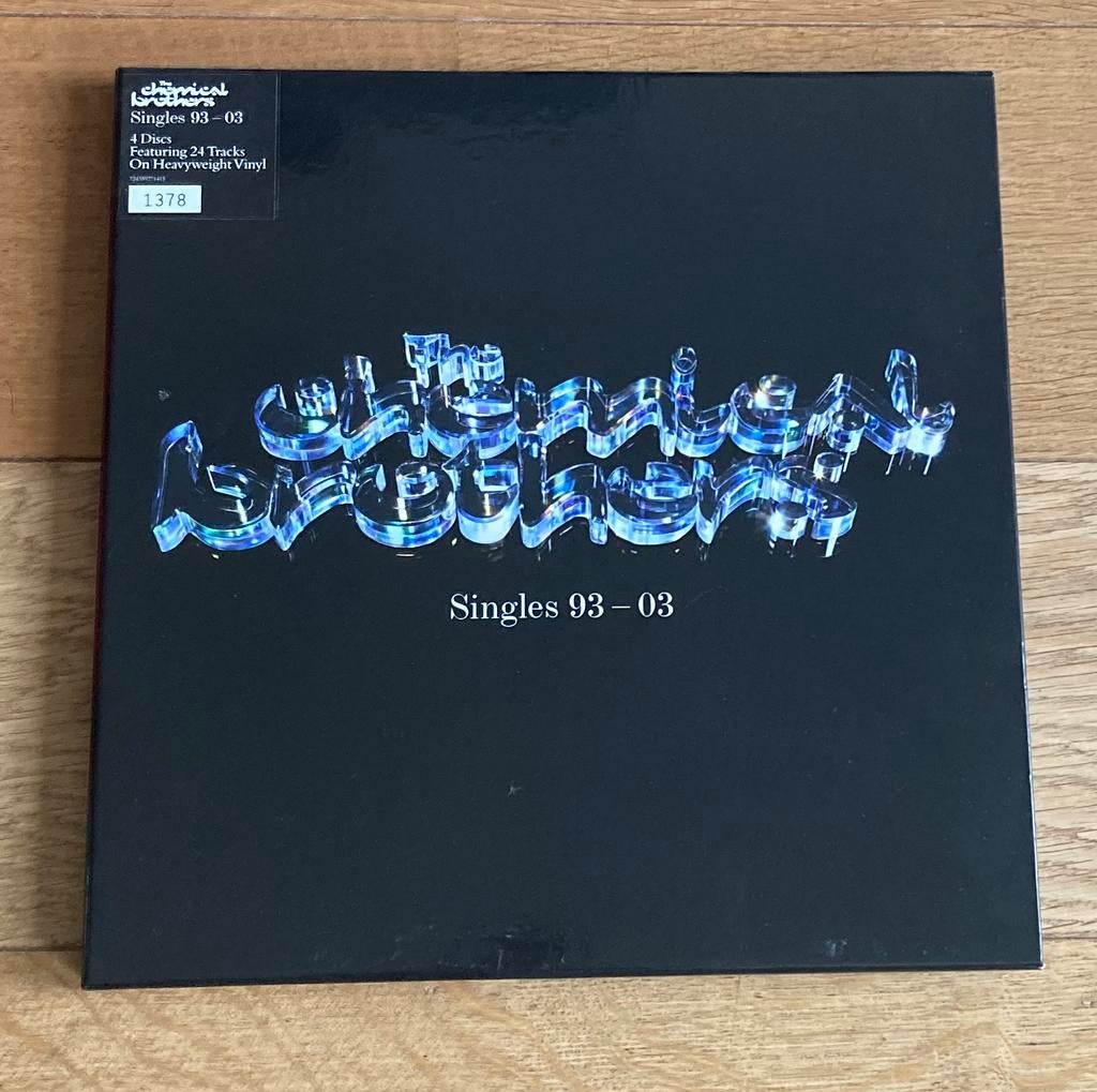 The Chemical Brothers - Singles 93-03 (ltd.ed. 4 LP box set), CD & DVD, Vinyles | Dance & House, Comme neuf, Avec poster, Enlèvement ou Envoi