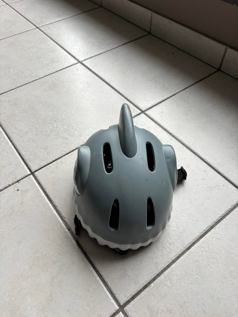 Fietshelm grijs Haaienhelm met licht, Garçon, Comme neuf, Enlèvement, Overige merken