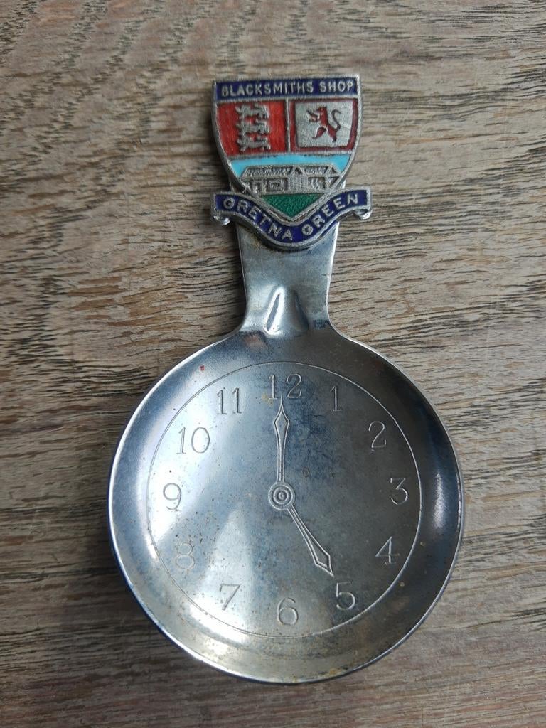 Cuillère spéciale avec horloge sur la cuillère, Antiquités & Art, Enlèvement ou Envoi