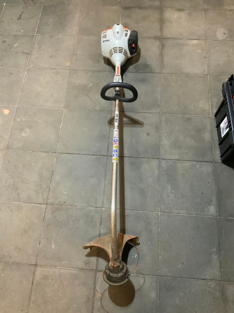 Débroussailleuse Stihl FS40, Enlèvement, Utilisé, 10 à 30 cm, Essence