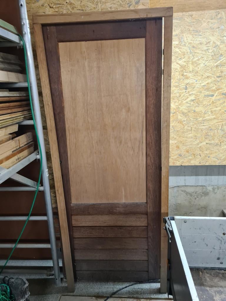 Porte et cadre robustes en bois dur, Enlèvement