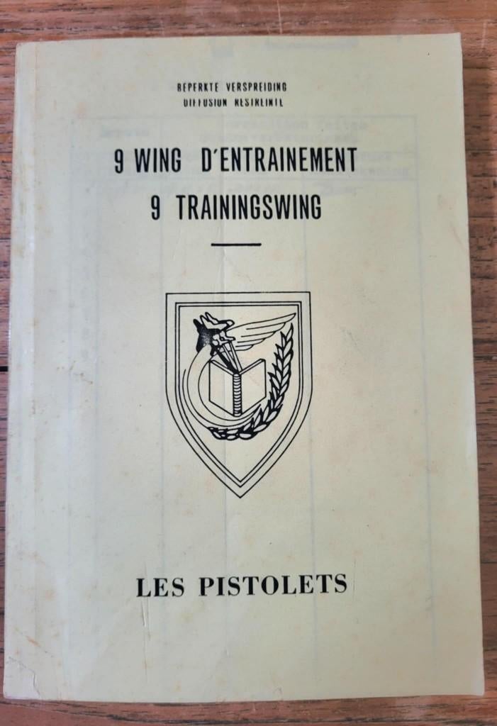 De pistolen - 9 trainingswing - 1959, Ophalen of Verzenden, Landmacht, Boek of Tijdschrift