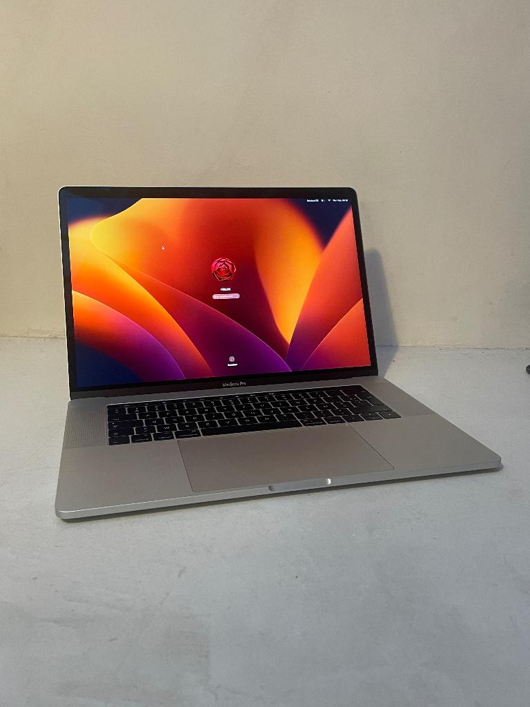 macbook pro 15 inch met Touch Bar, Ophalen, Gebruikt, 2 tot 3 Ghz, 15 inch