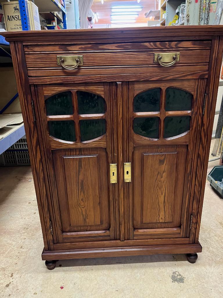 ARMOIRE ANCIENNE en Pitchpin ciré, 90 à 105 cm, Enlèvement ou Envoi, Utilisé, Espace pour les pieds