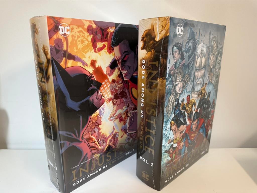 DC comics Injustice omnibus 1 2 HC SEALED, Ophalen of Verzenden
