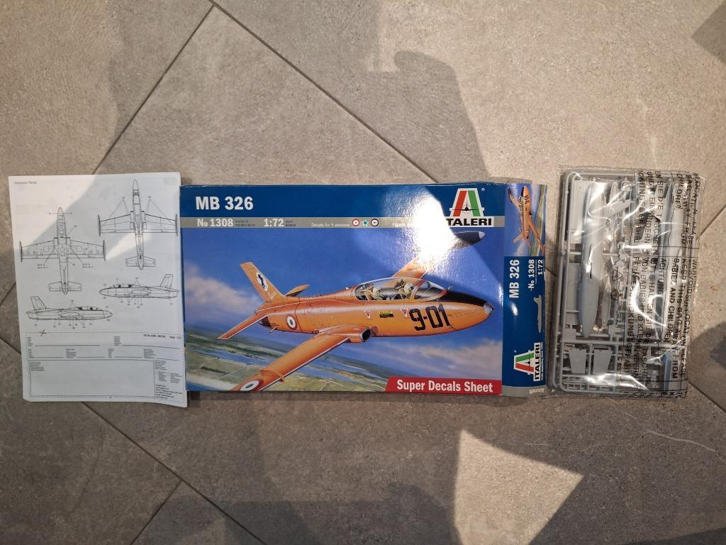 Italeri MB 326, Hobby & Loisirs créatifs, Modélisme | Avions & Hélicoptères, Enlèvement ou Envoi, Italeri