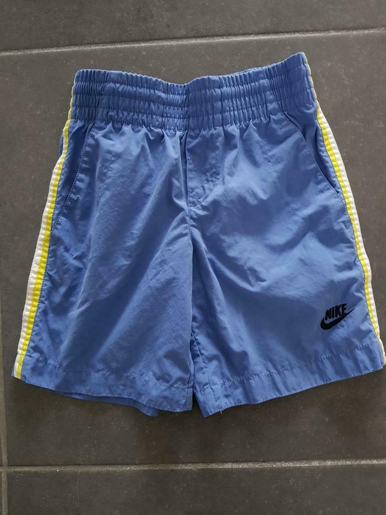 lichtblauwe short - Nike - maat 110-116, Zo goed als nieuw, Nike, Jongen, Ophalen