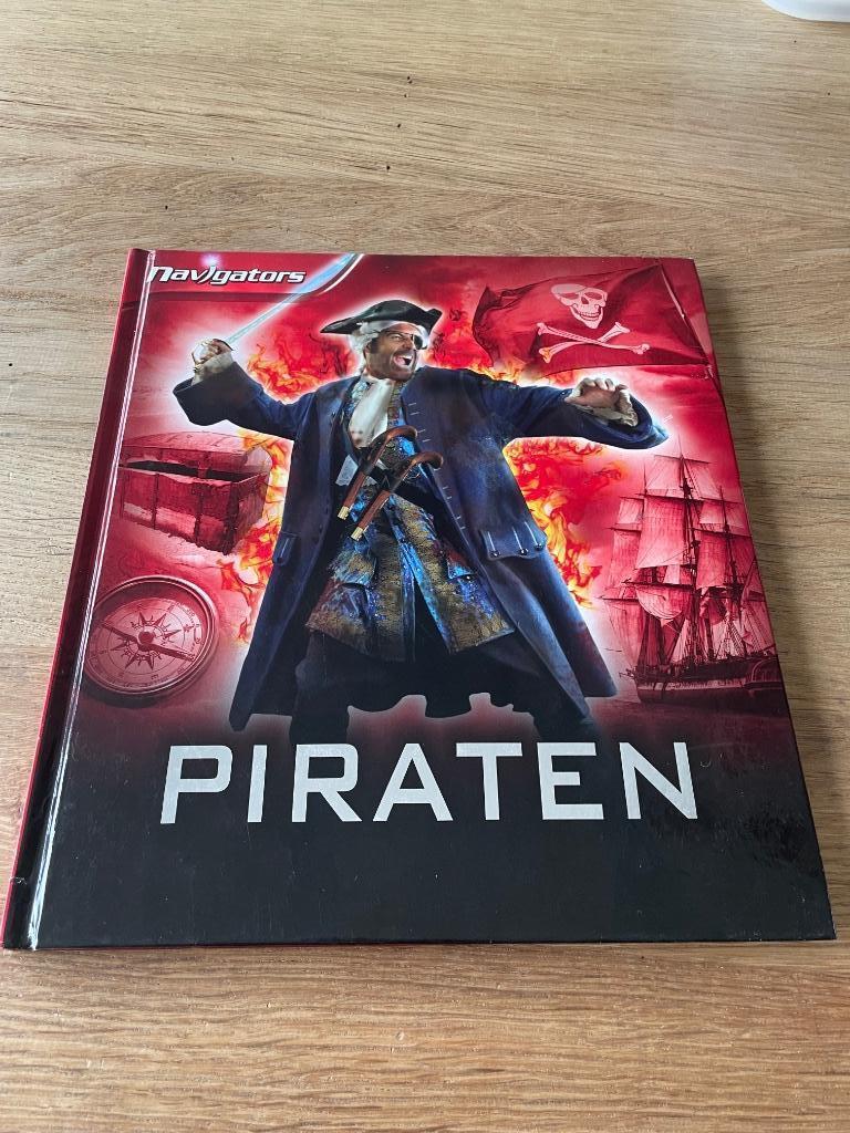 Piraten boek navigators, Boeken, Ophalen of Verzenden, Zo goed als nieuw, Chrisp, Non-fictie