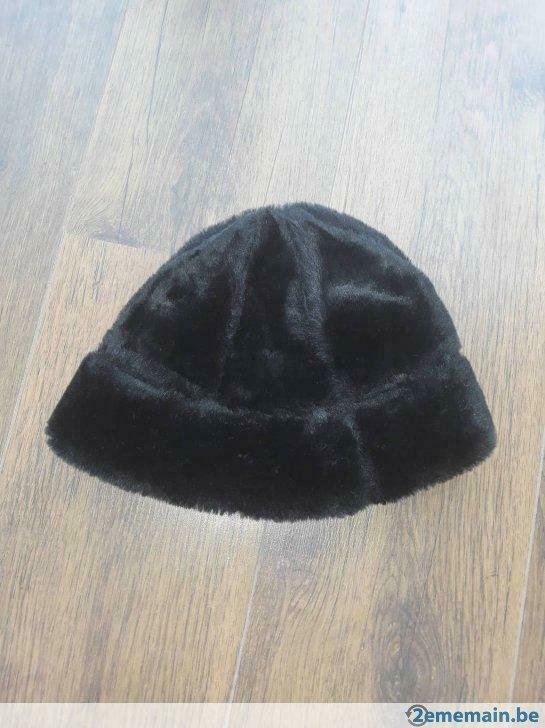 Chapeau fausse fourrure Armani, Utilisé, Fille