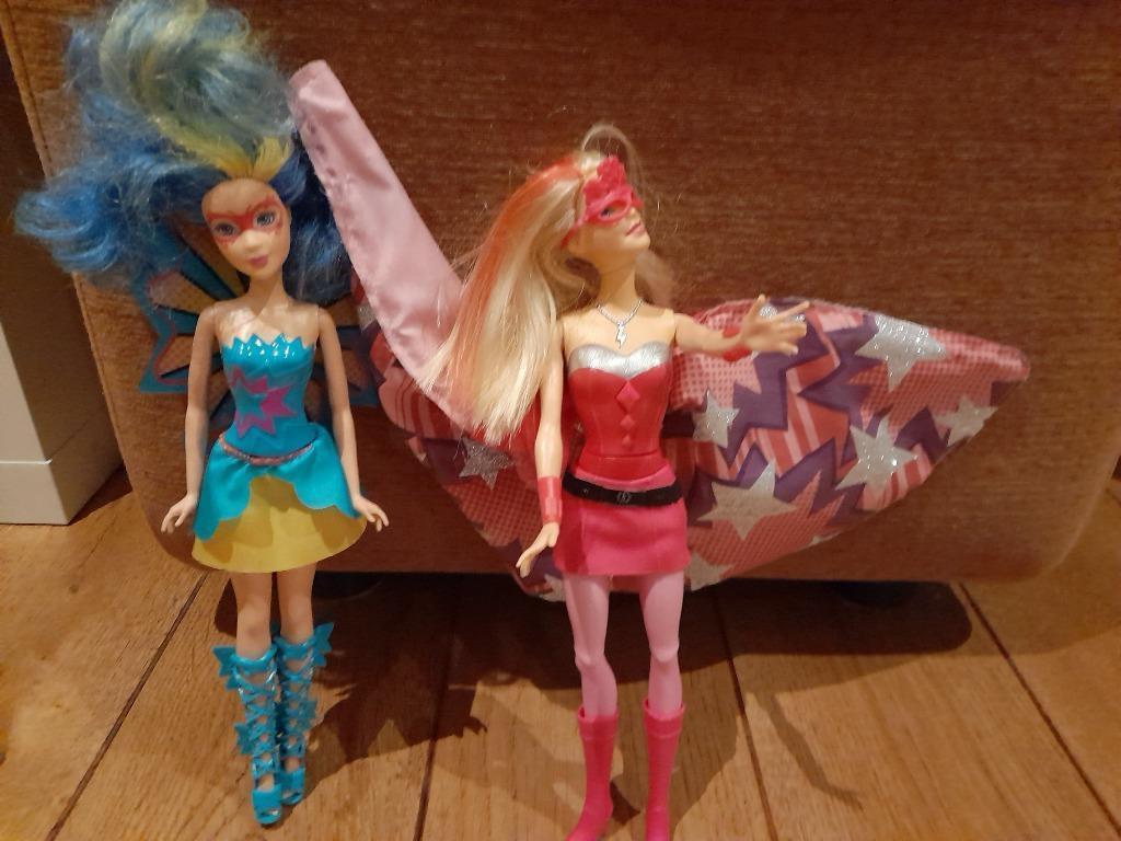 Barbie pop Kara + dvd "Barbie in Super Prinses", Ophalen of Verzenden, Gebruikt, Barbie
