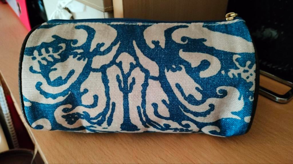 Estée Lauder make-up of school-etui. Nieuw !, Computers en Software, Ophalen of Verzenden