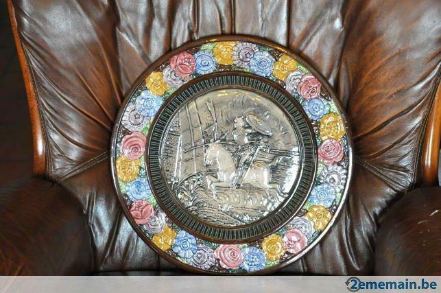 grand plat mural fleuri don quichotte en faience, Antiquités & Art, Enlèvement ou Envoi